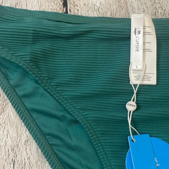 NWT! Women’s Cupshe green ribbed bikini bottoms Large - Picture 4 of 4